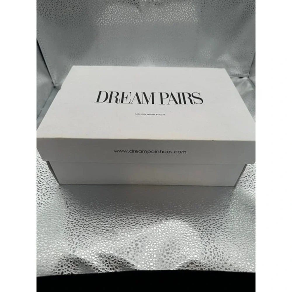 Dream Pairs Gold/Glitter Size 9‎